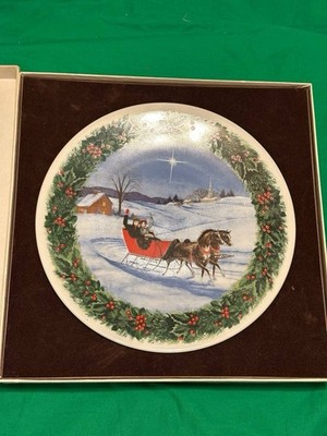 Pickard China Sleigh RideChristmas Dish And Serving Platter Made in USA Gold Rim