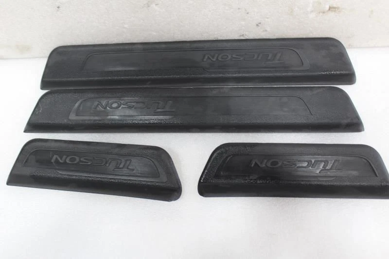 2016 2017 年 HYUNDAI TUCSON 前后门 SILL SCUFF PLATE TRIMS 4 件 TGG — 第 3/4 张图片