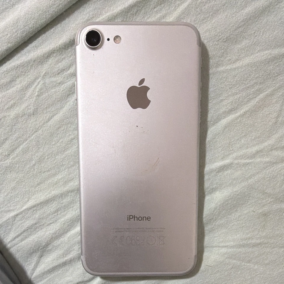 Apple iPhone 7 · 64GB, photo 2 sur 3