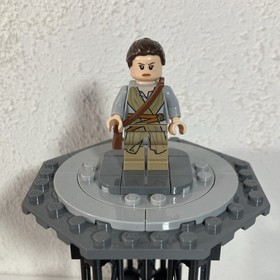 LEGO Star Wars Millennium Falcon (75105) 97% complete with minifigures