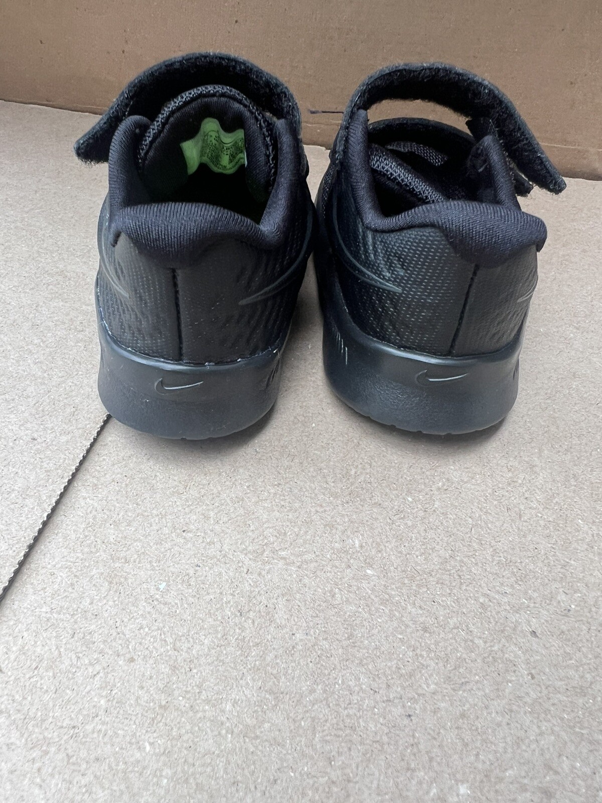 SAOLA Nike Star Runner 2 nero antracite nero Volt AT1803 003 bambino taglia 4C