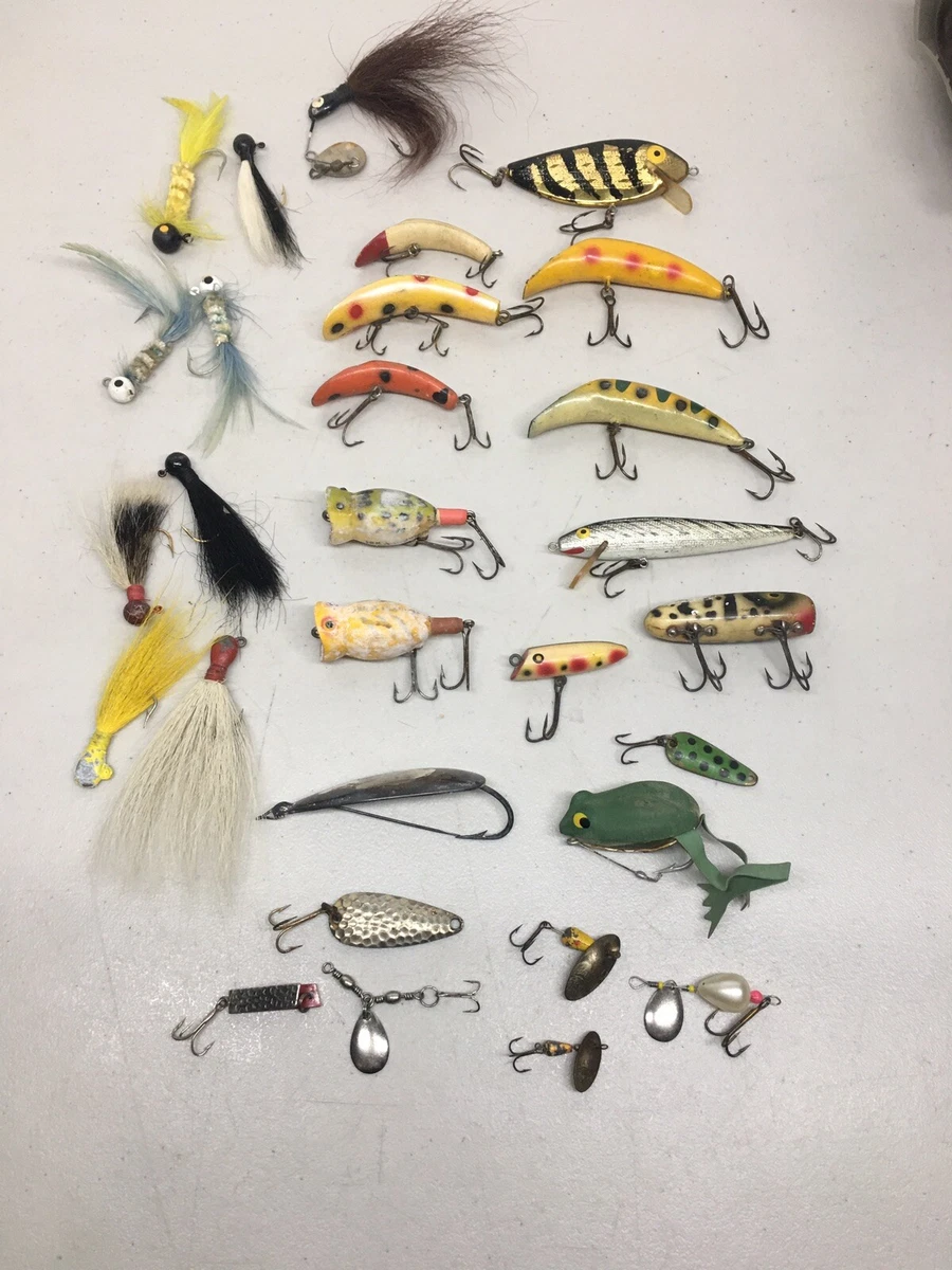 lot of 29 mostly vintage fishing lures /FISHING LURES