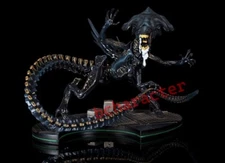 Quantum Mechanix Q-Fig Max Elite Alien Queen Q Edition 6in static model toys
