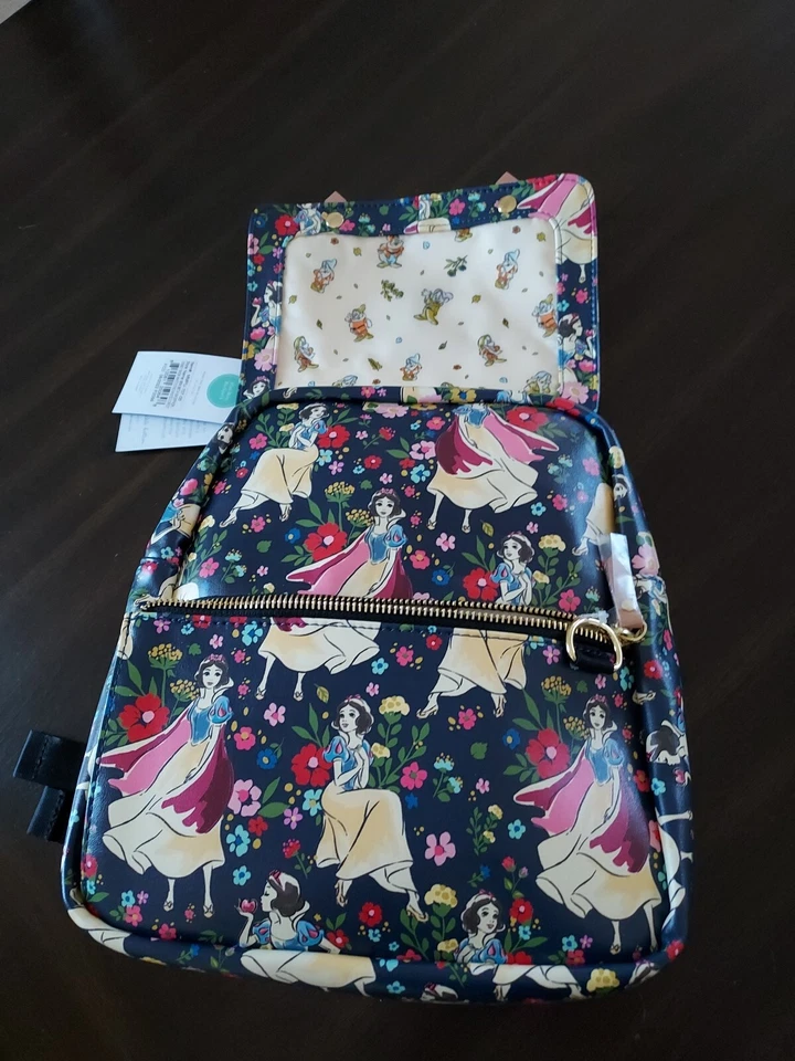 Mochila Meta Pequeña Parte Inferior Petunia Pickle Disney Blancanieves Foto 3 de 4
