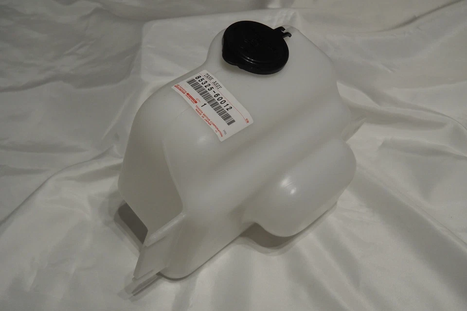 TOYOTA Genuine  Land Cruiser FJ80 FZJ80 Windscreen Washer Bottle 85325-60012 New - Image 2 of 4