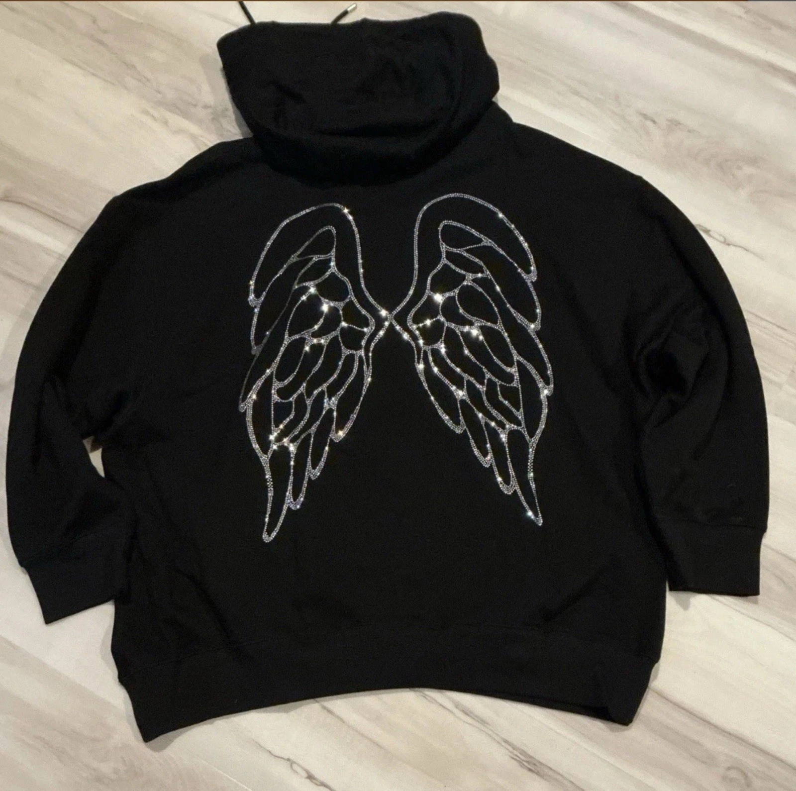 VICTORIAS SECRET ICONIC BLING PULLOVER HOODIE BLACK SILVER ANGEL WINGS S~XL❤️💎
Opens in a new windo