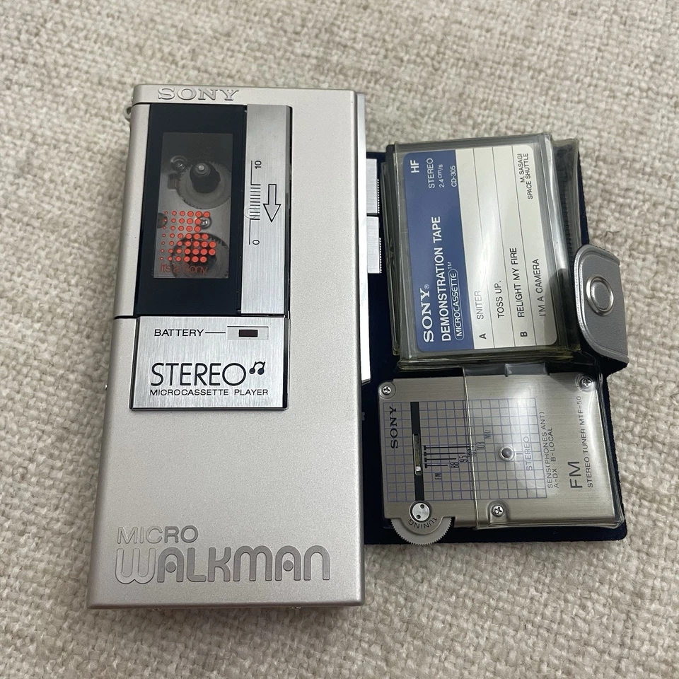 RARO Sony Micro Walkman M-50 reprodutor de microcassete estéreo + sintonizador FM MTF-50 - Imagem 3 de 4