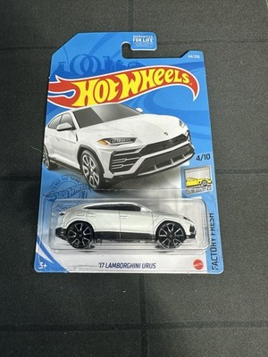 Hot Wheels 2021 Factory Fresh '17 LAMBORGHINI URUS 4/10 White 64/250 TRAP5's