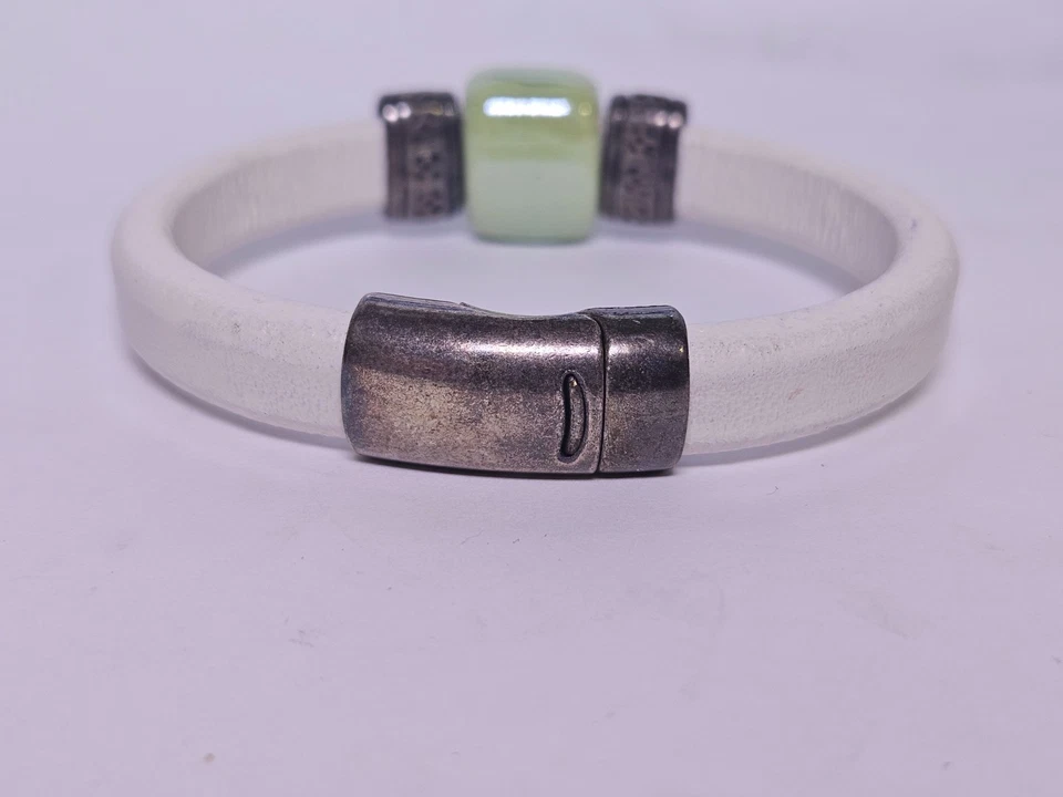 Pulseira de couro sálvia branca 8"" - Imagem 3 de 4
