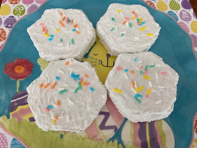 Faux Little Debbies Easter Basket Cakes 