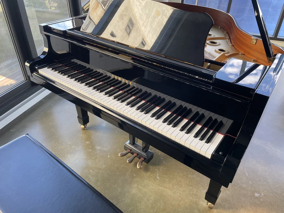 Yamaha G1 Baby Grand Piano 5'3" Ebony (1991) - Image 3 of 4