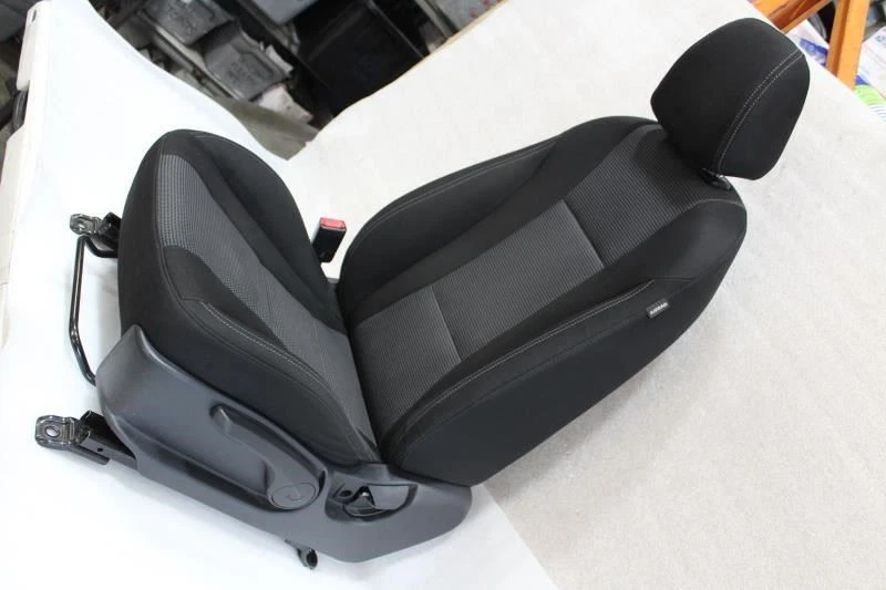 2017 HYUNDAI ELANTRA GT LEFT DRIVER FRONT SEAT MANUAL BLACK CLOTH RY HATCHBACK Foto 2 de 4