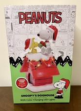 NEW Peanuts Snoopy s Doghouse w/ Color Changing LED Christmas Lights Timer