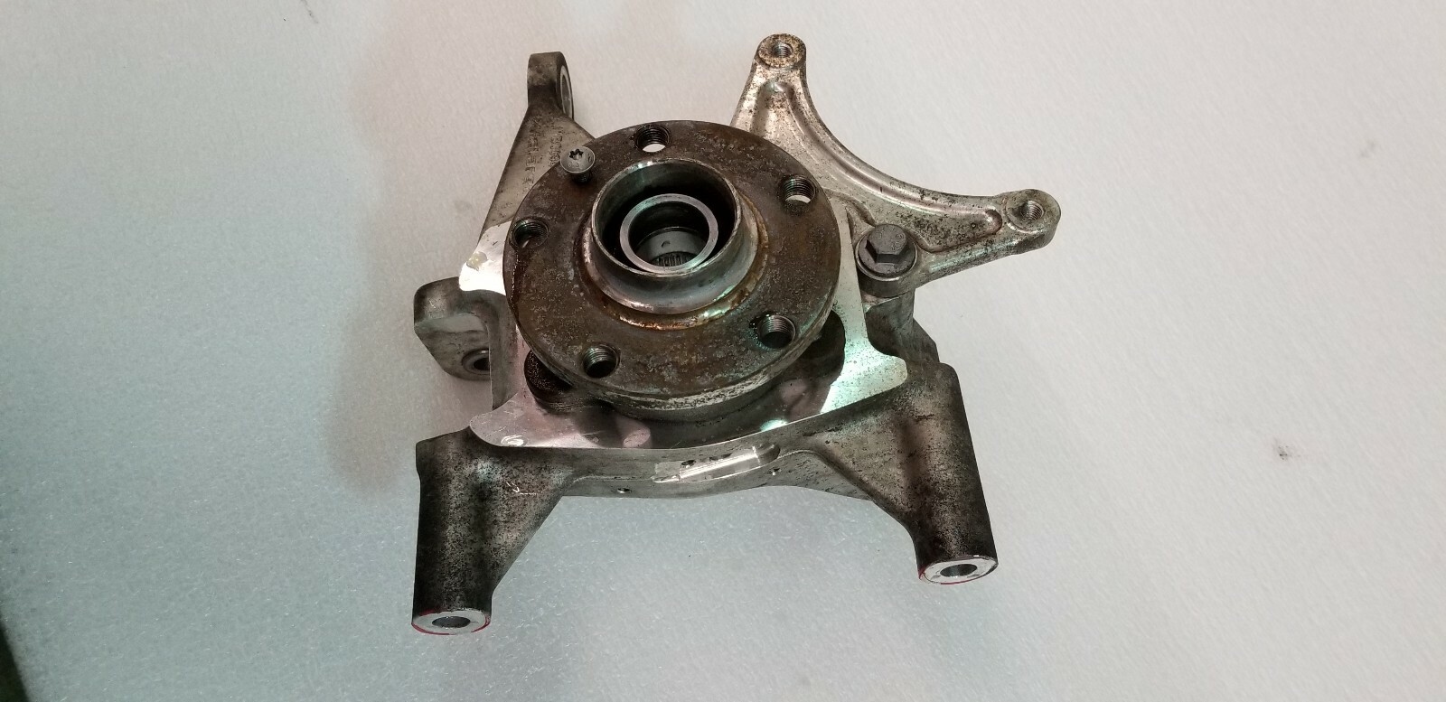 MCLAREN 570S 650S MP4-12C REAR RIGHT WHEEL HUB SPINDLE OEM 11B0094CP 11B0520CP