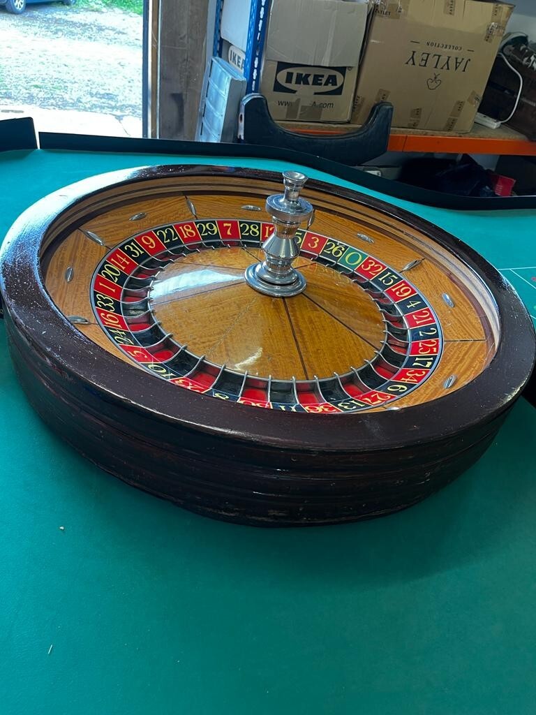 Full Size Roulette Table with Full Size Professional Roulette Wheel eBay