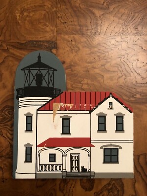 The Cat s Meow Collectible Lighthouse Series 1990 Admiralty Head Lighthouse