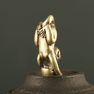Brass Monkey Holding Ingot Money, Golden Treasure Keychain Pendant Zodiac.