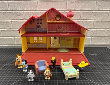 Bluey Family Home House Pack  Go Playset Dollhouse w/ some Furniture Figures
