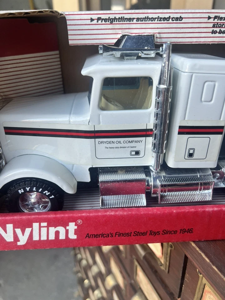 c1990 Nylint 18-Wheeler Drydene Lubes Trans Tanker Semi Truck w/ Box NOS - Image 2 of 4
