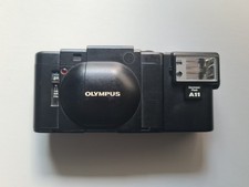 Camera OLYMPUS XA mit Blitz A11