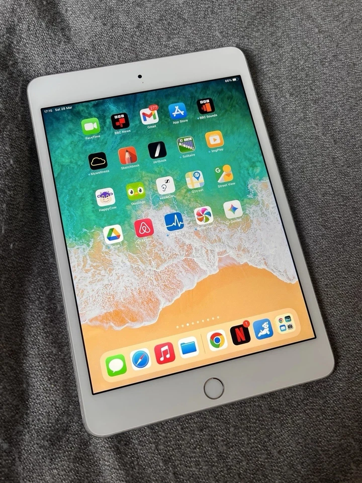 Apple iPad mini (4th generation) · 128GB · Wi-Fi, foto 2 de 5