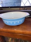 Pyrex Vintage Turquoise Blue Snowflake Oval 1.5 Quart Casserole Dish