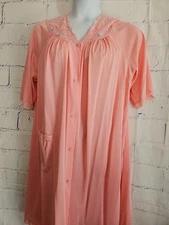 Shadowline Peach Pink Button Front Robe  Short Sleeve Large Nylon Embellished