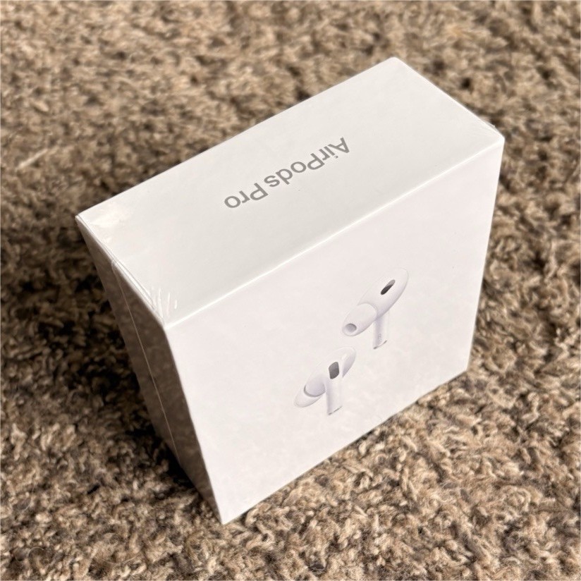 Apple AirPods Pro (2nd Gen) White Wireless Bluetooth, MagSafe USB-C Case