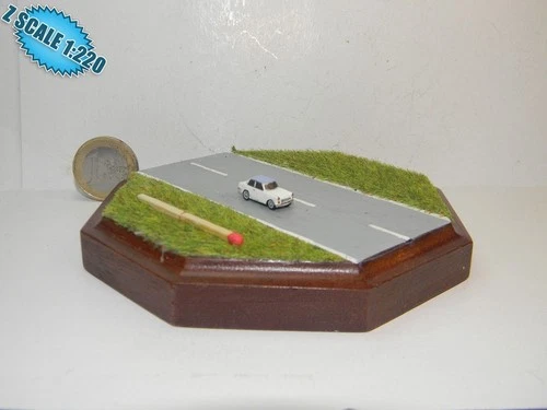 Triumph Herald Z Gauge 1:220 Hand Painted Metal Model Vehicles