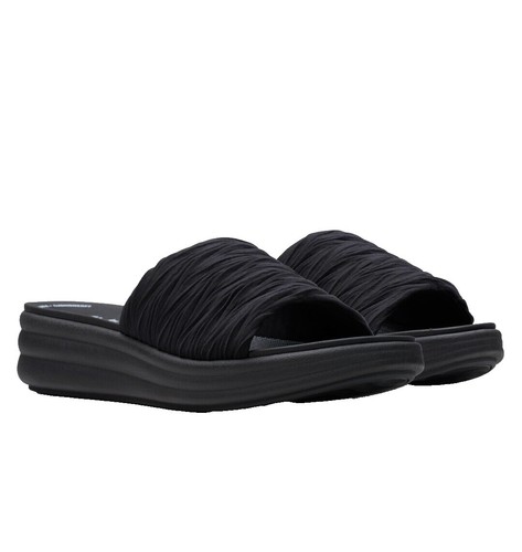 Clarks Cloudsteppers Lace-Up Sneaker Circuit Tie Black Knit  display picture 1
