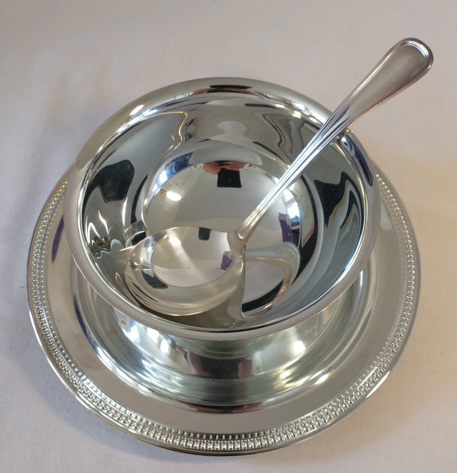 Wm Rogers Oneida Silver Plate Sauce Bowl And Ladle Condiment Dish Original Box