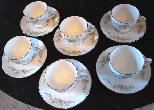 Wedgwood WESTBURY Tea Set For 7 (23 Pc) Cups, Saucers Plates + Creamer & Sugar - Picture 9 of 22