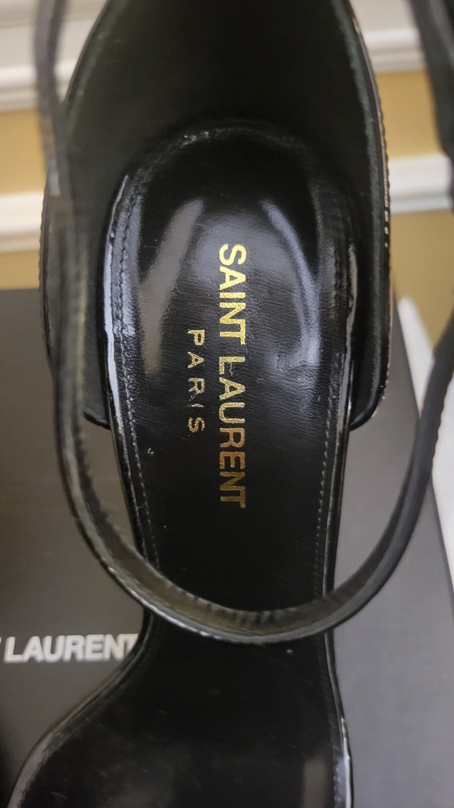 Sandali ""Opyum"" neri verniciati in pelle e oro Saint Laurent taglia 38 5 US 7 5