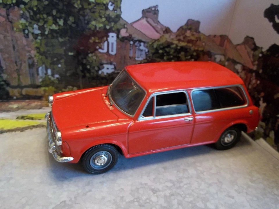 Corgi 00802 Fawlty Towers Austin 1300 + Basil Figure - FARTY TOWELS - VERY RARE - Image 4 of 4