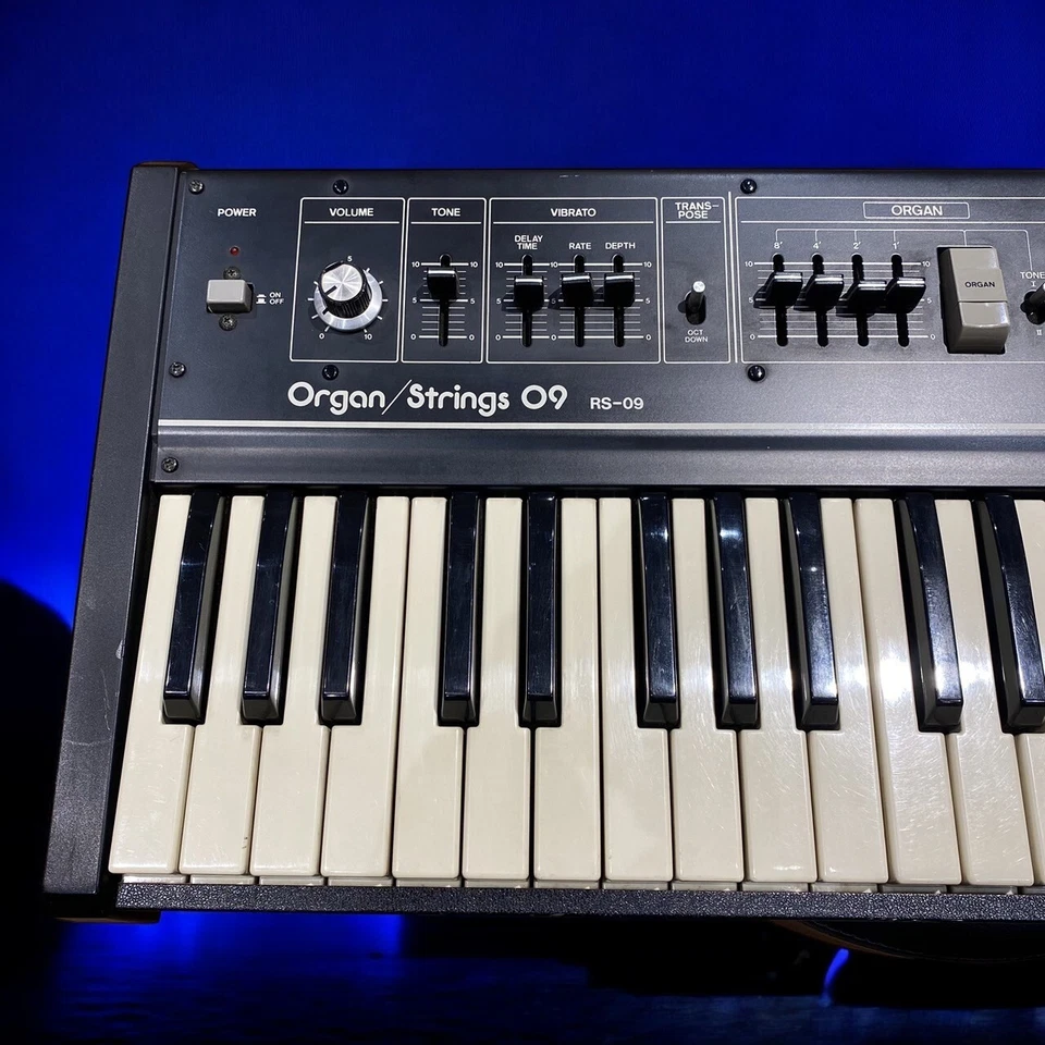 Roland RS-09 Organ Strings 09 Analog Keyboard Synthesizer Tested/working - Image 2 of 4