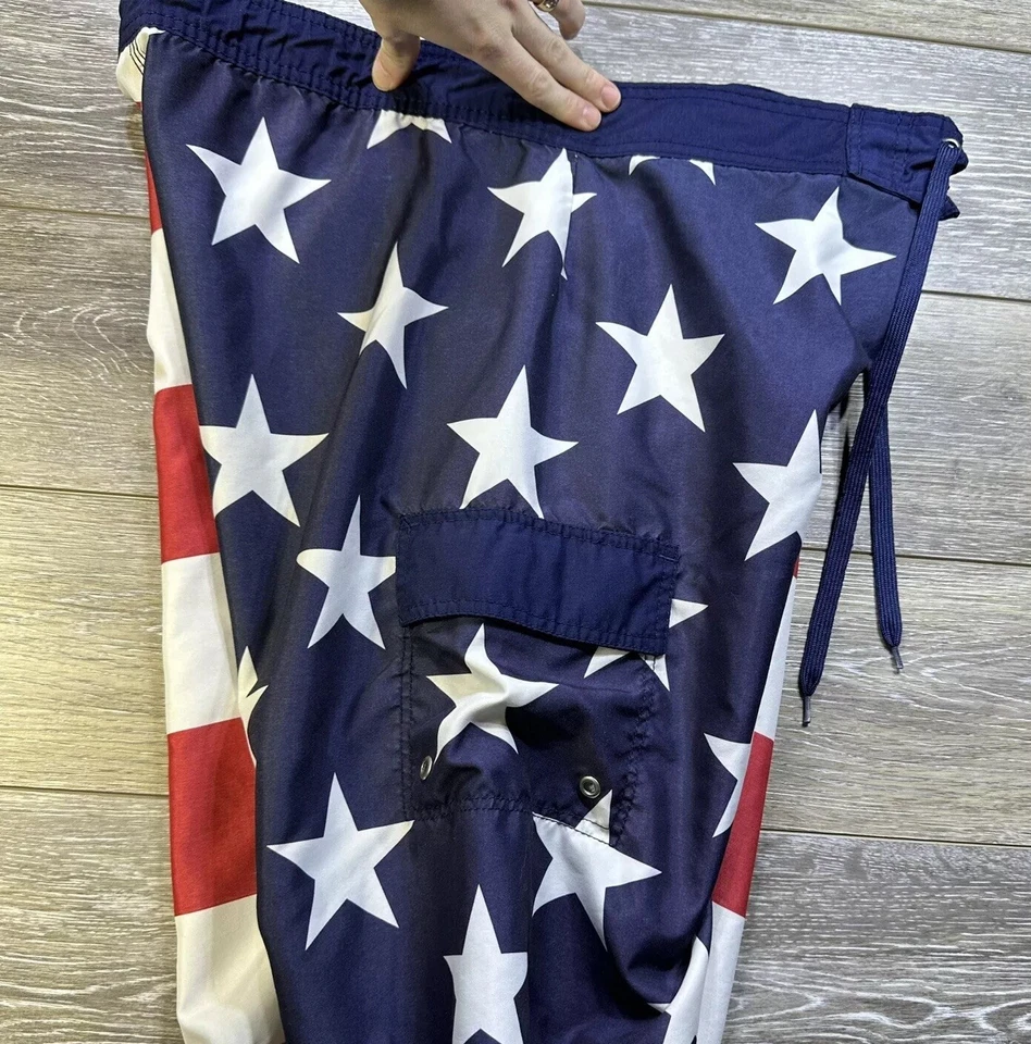 Pantalones Cortos de Natación Talla Mediana (34” Cintura) EE. UU. Rojo Blanco Azul Americano Por BioWorld Foto 4 de 4