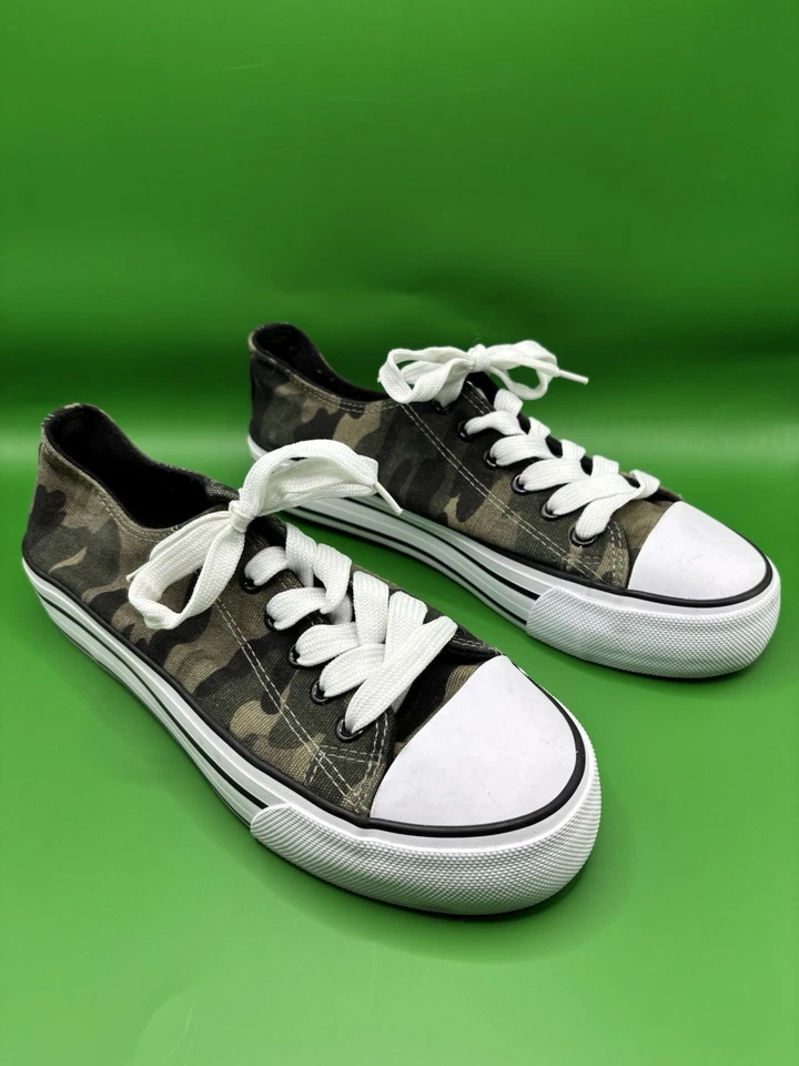Rue 21 Women’s Size 8M Canvas Camouflage Platform Sneakers - Image 3 of 4