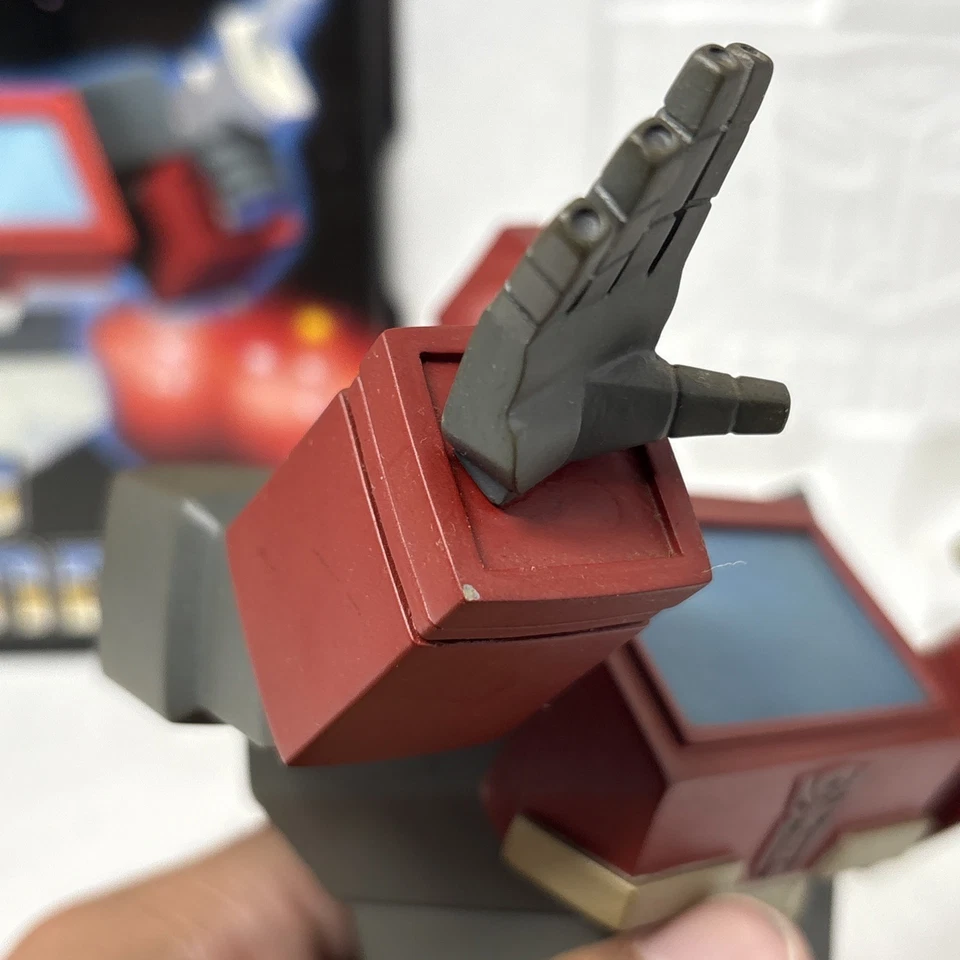 2002 Hasbro TRANSFORMERS Ironhide Hard Hero Porcelain Bust Ltd Ed Numbered - Image 3 of 4