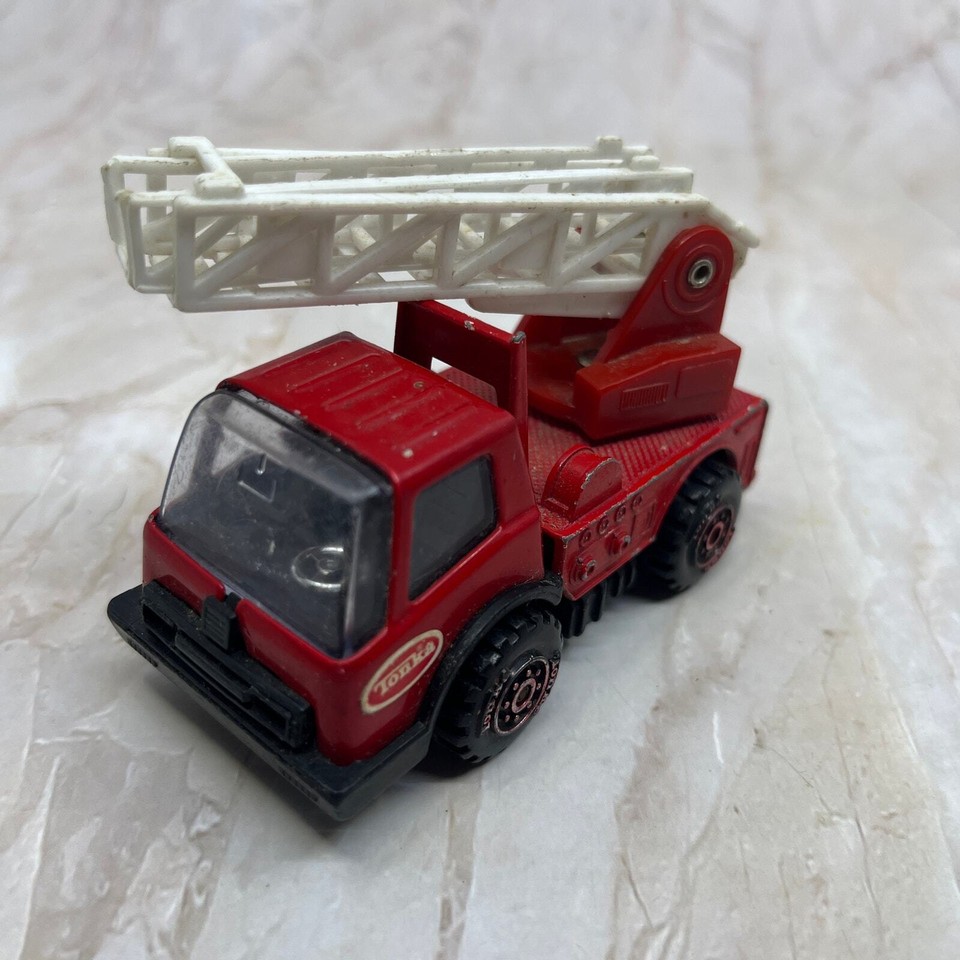 Tonka Fire Truck Ladder VTG Small Red W/ white Ladder Japan diecast toy
