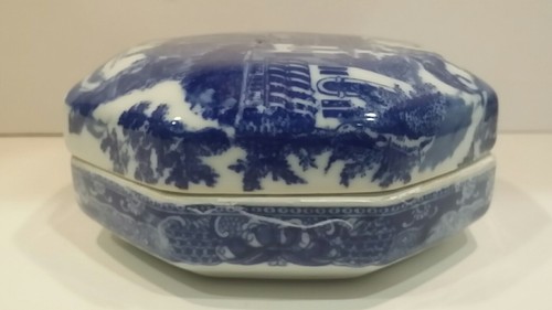 VINTAGE VICTORIA-WARE FLOW BLUE IRONSTONE LIDDED TRINKET BOX OCTAGON - Picture 5 of 11
