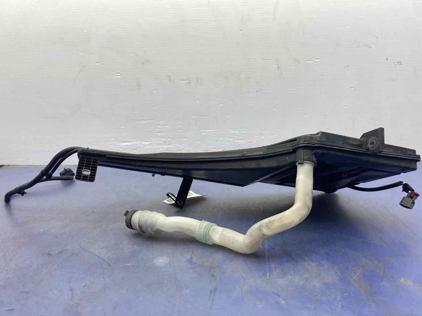 2014 - 2019 MASERATI GHIBLI OEM FRONT WINDSHIELD WASHER RESERVOIR TANK BOTTLE