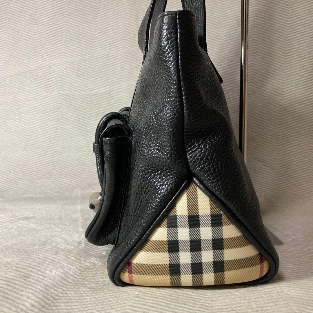 Authentic Burberry handbag in leather with nova check toggle and 