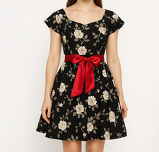 Hell Bunny Vixen Retro Dress Size Small Floral Short Sleeve Pinup Whimsygoth