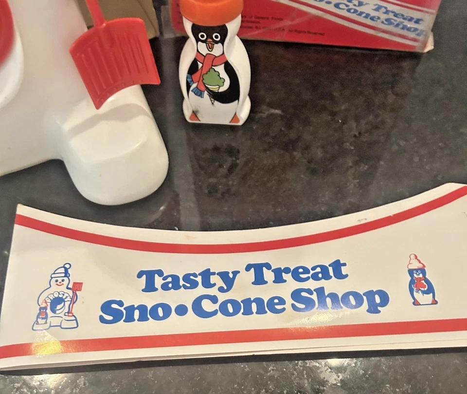 Vintage Hasbro Frosty Sno-Man Sno Cone Máquina Na Caixa com Acessórios Bom Estado - Imagem 3 de 4