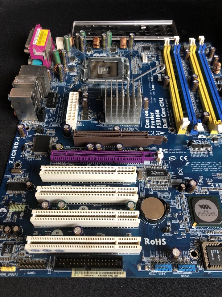 ASRock 775DUAL-VSTA VIA PT880 Ultra AGP + PCIe - Immagine 4 di 4