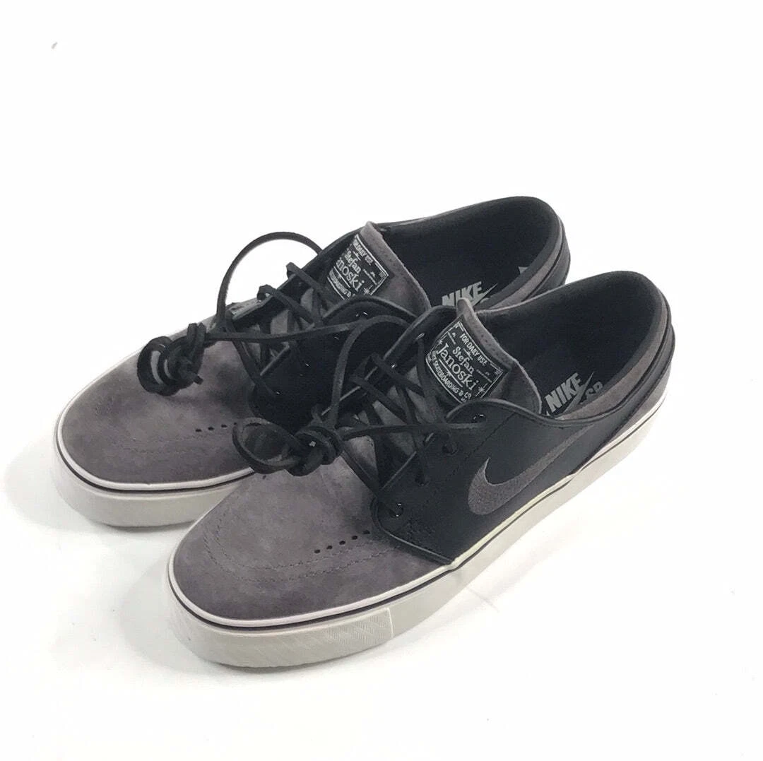 Nike janoski sb shop black