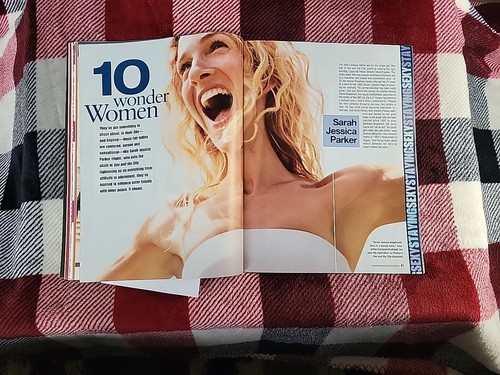 JULY 31 2000 PEOPLE magazine (NO LABEL - UNREAD) - STAYING SEXY - Imagen 11 de 18
