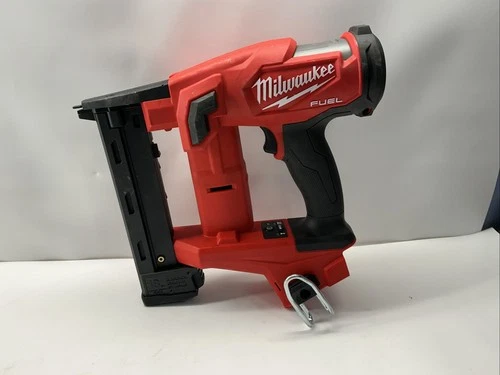 Milwaukee M18 FUEL 18 Gauge 1/4 in Narrow Crown Stapler (2749-20) ⭐️FOR PARTS⭐️
