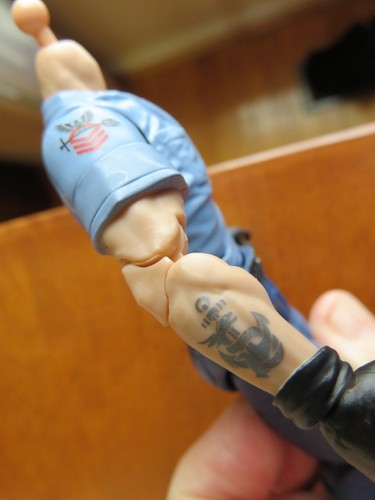 Hasbro GI JOE CLASSIFIED #70 SHIPWRECK BODY 6" CUSTOM FODDER Parts Arms Attached - Picture 6 of 8