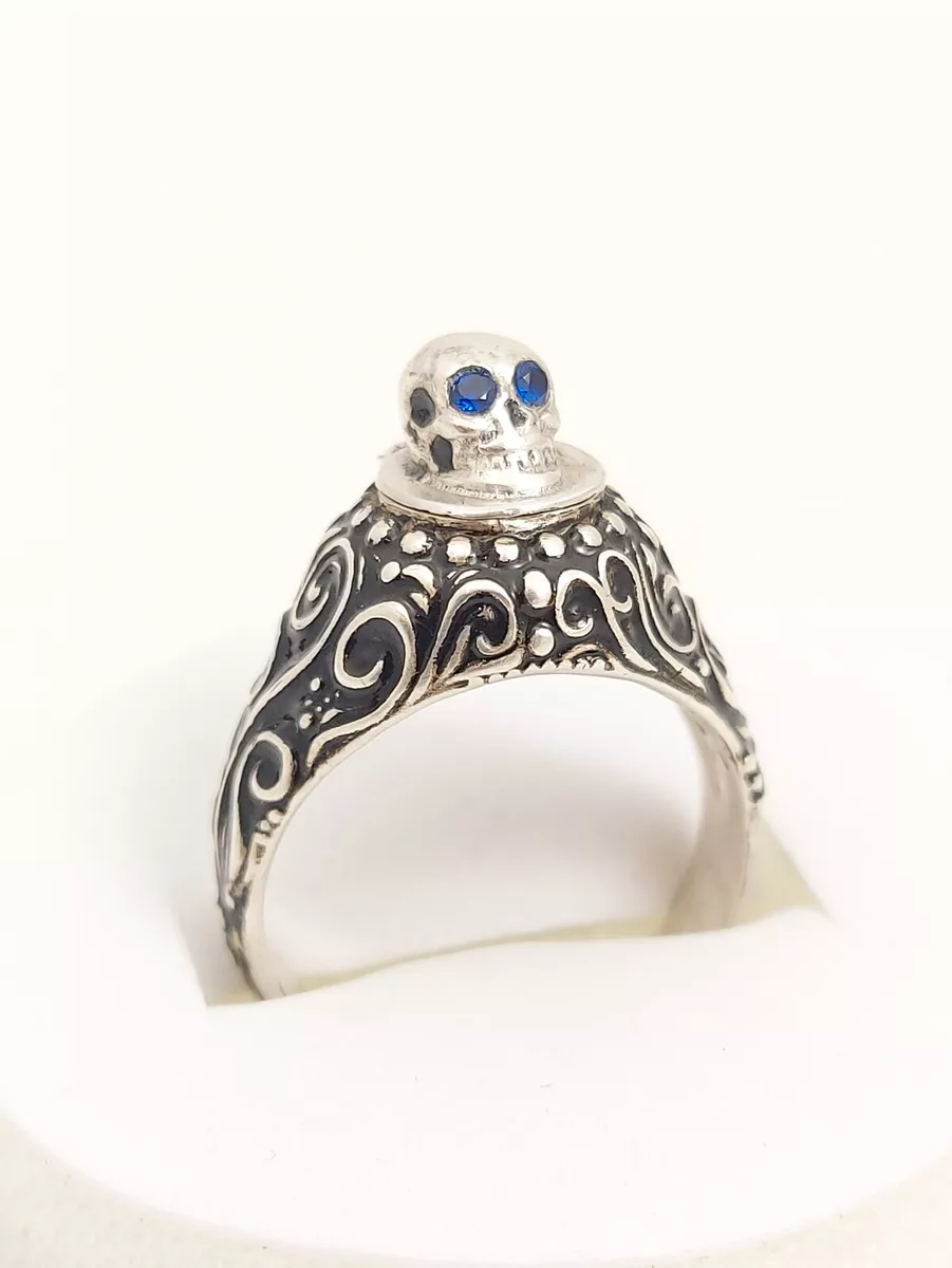 Memento mori ring with best sale compartment